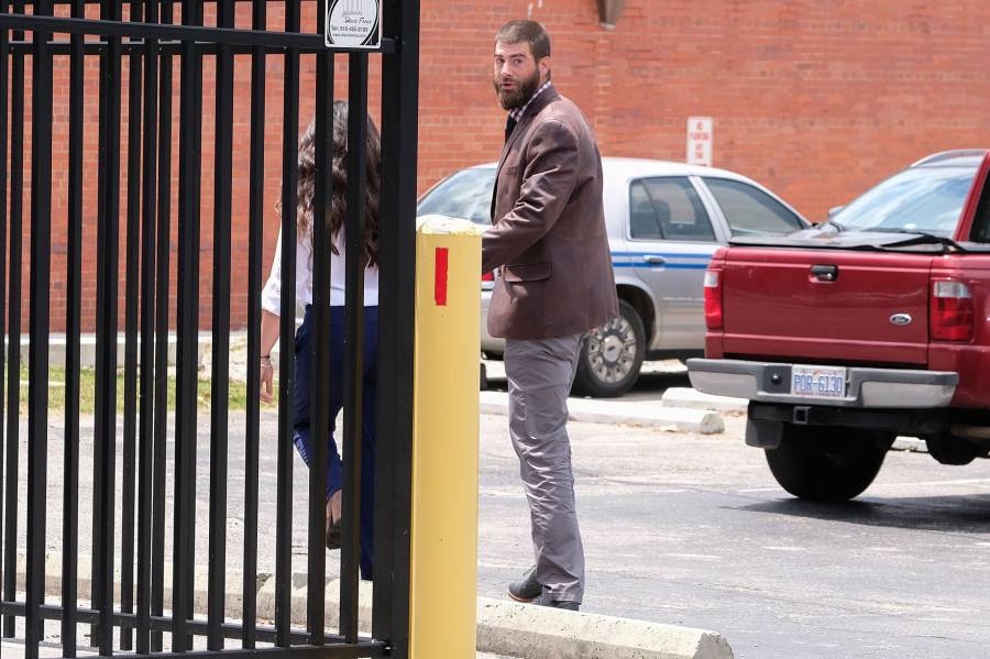 Jenelle Evans and David Easona Leave Court Holding Hands