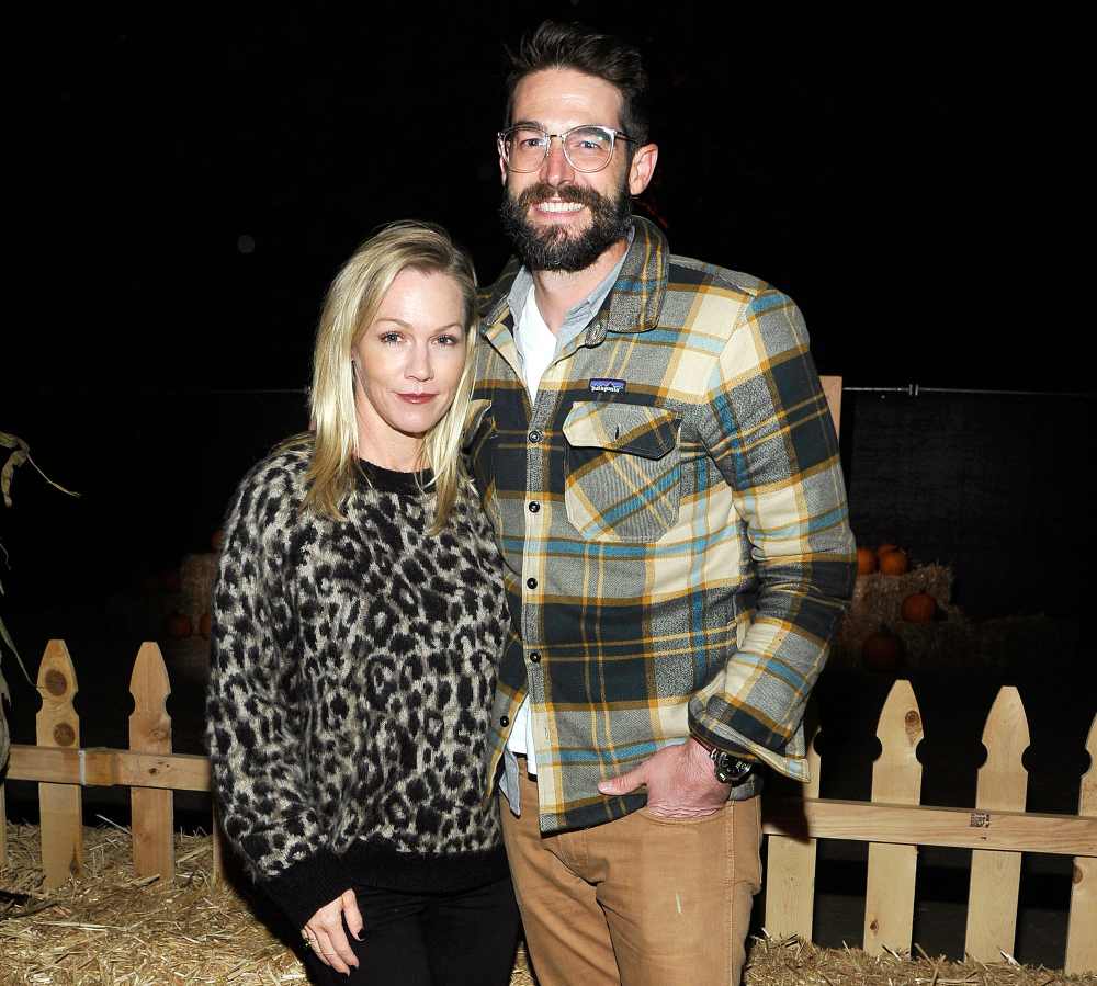 Jennie Garth Lucky Relationship Husband Dave Abrams