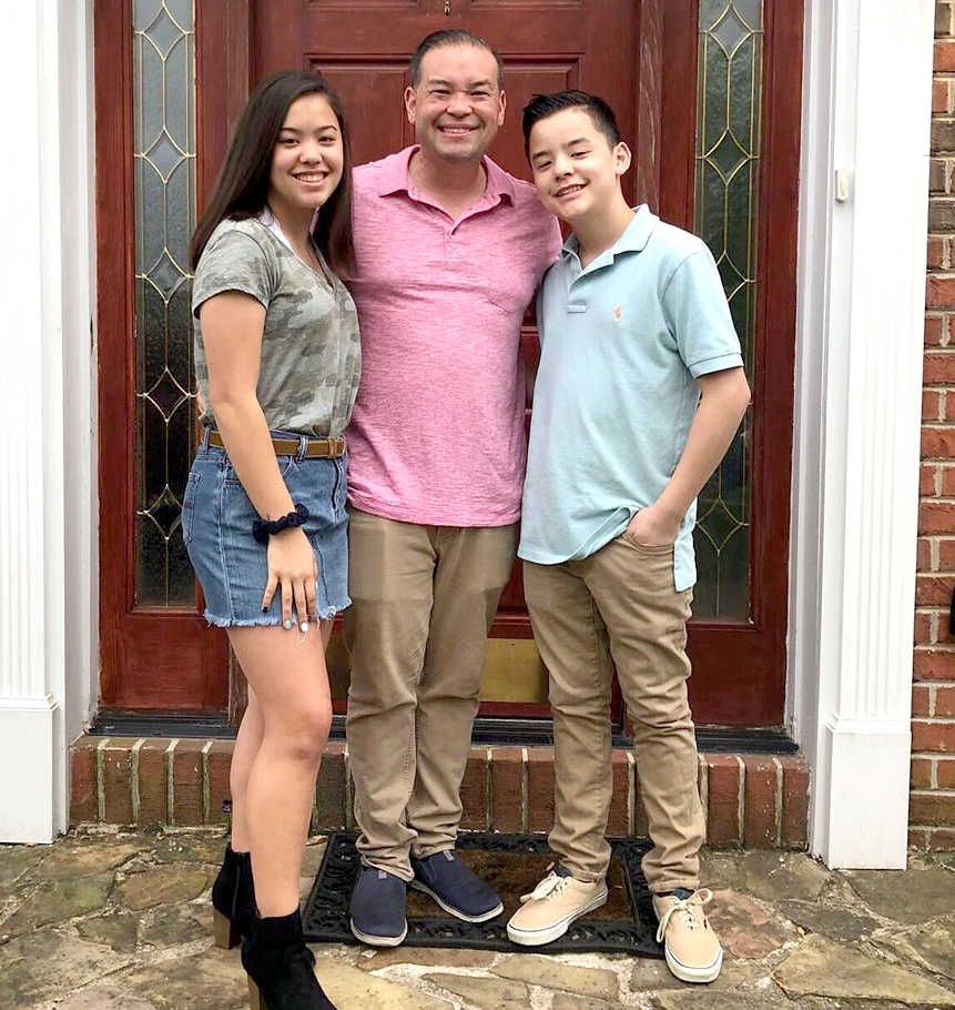 Jon-Gosselin-Poses-With-Hannah-and-Collin