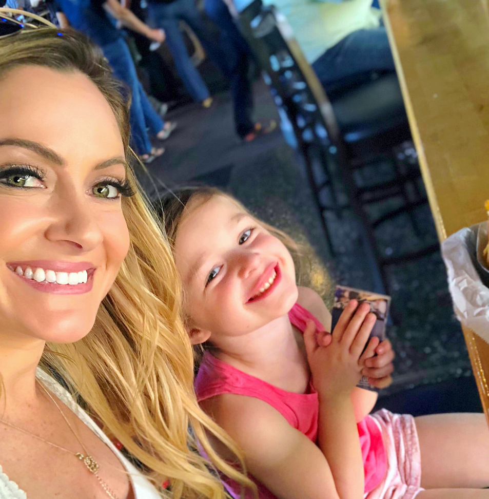 MOLLY-MESNICK-daughter