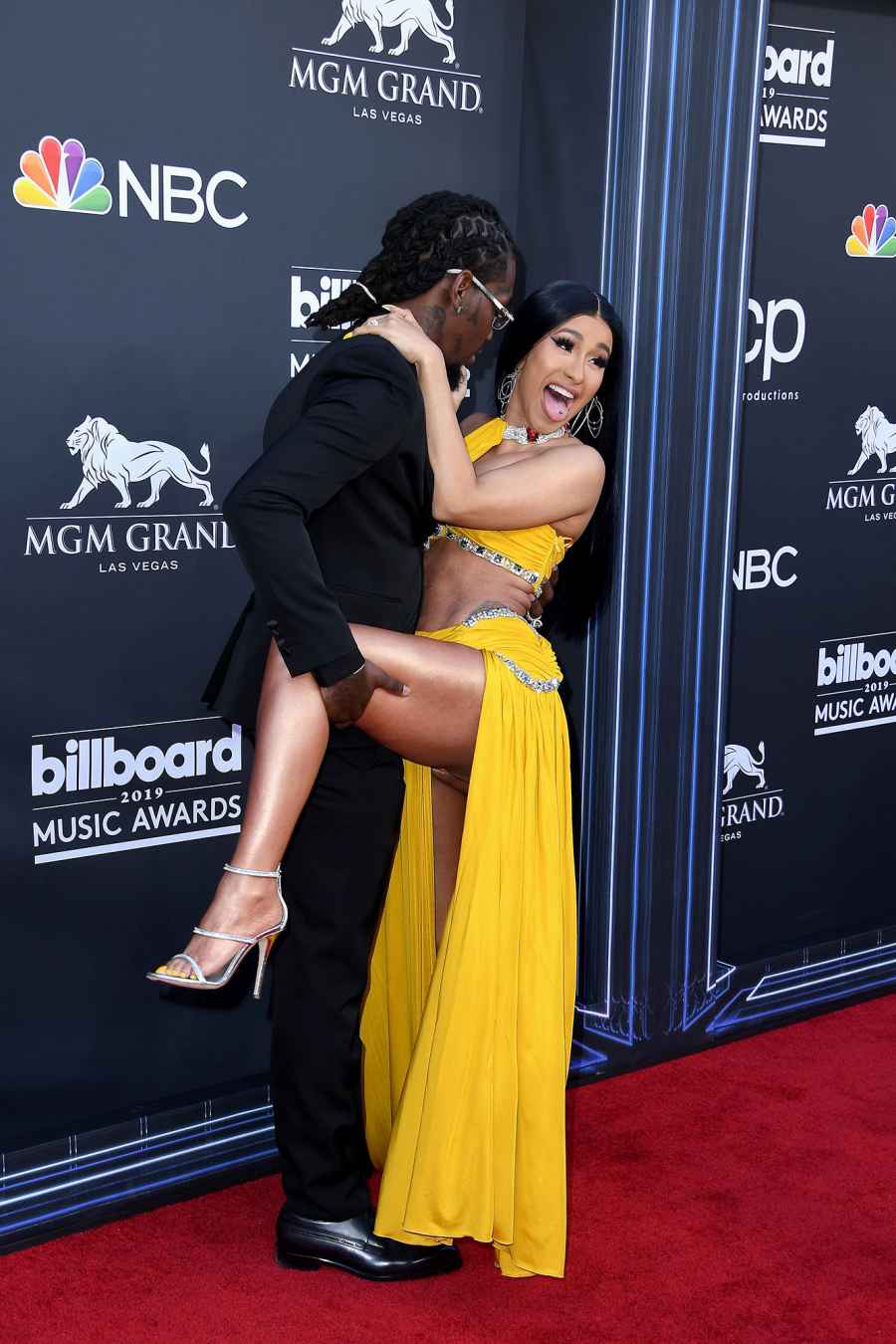 Offset-and-Cardi-B-PDA-Billboard-Music-Awards-2019