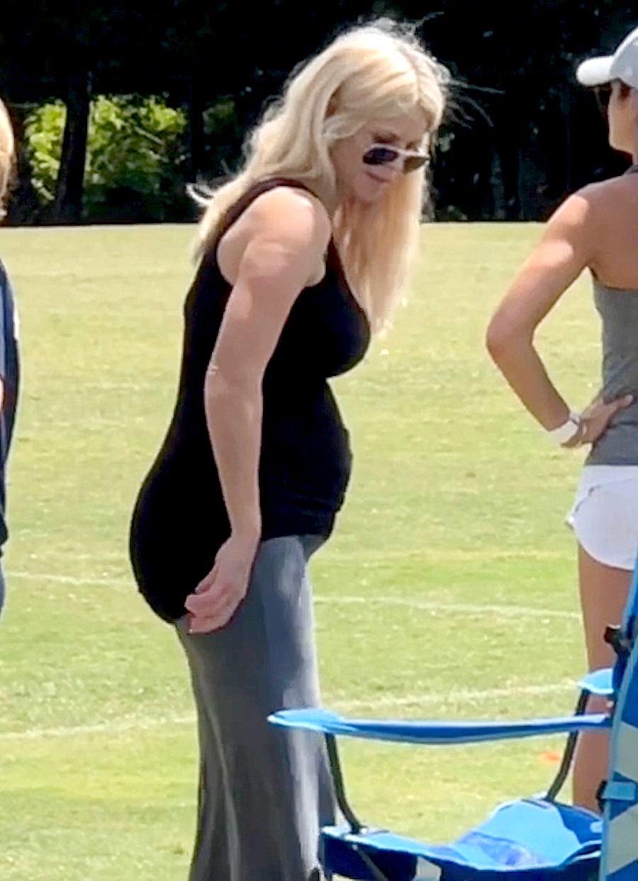 Elin-Nordegren-baby-bump