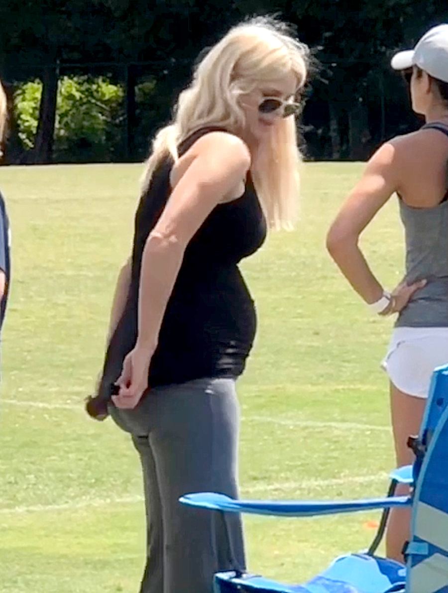 Elin-Nordegren-baby-bump