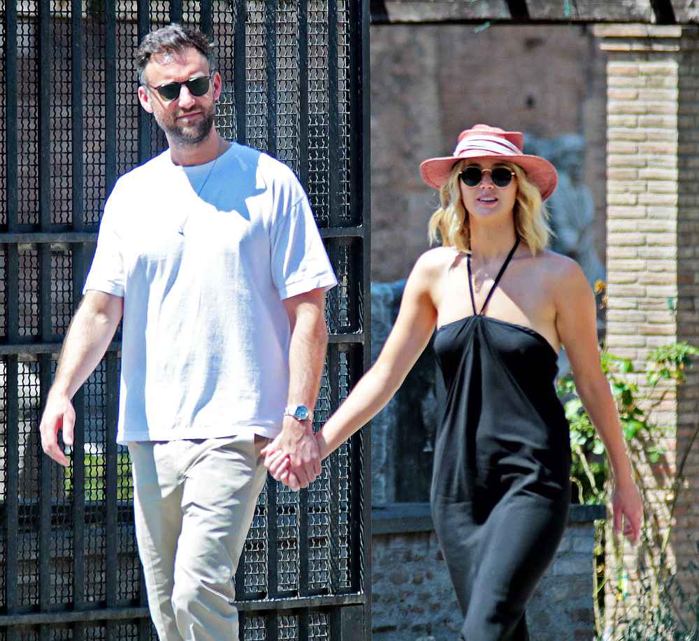 Jennifer Lawrence Dishes Fiance Cooke Maroney Started With Basics