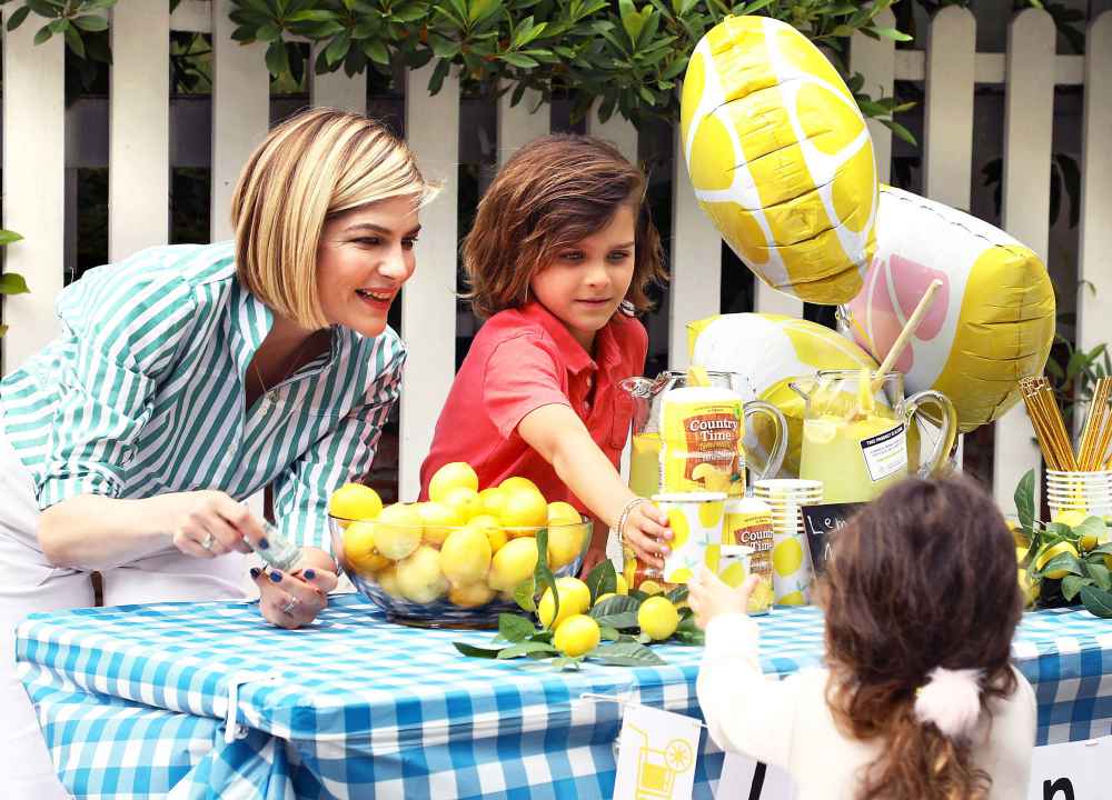 Selma Blair Son Arthur Lemonade Stand