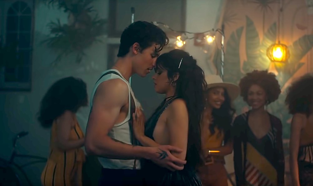 Shawn-Mendes-and-Camila-Cabello-Senorita