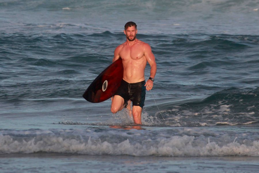 Shirtless Dads Chris Hemsworth