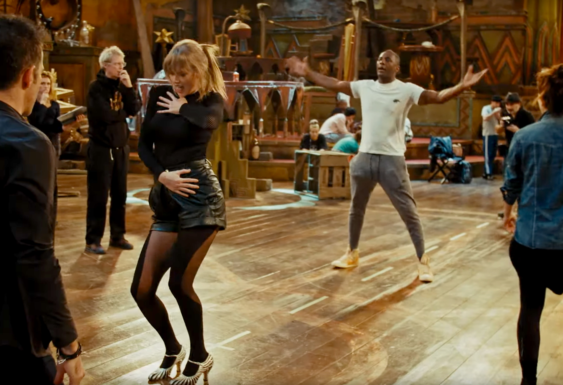 Taylor Swift and Idris Elba rehearse for Cats
