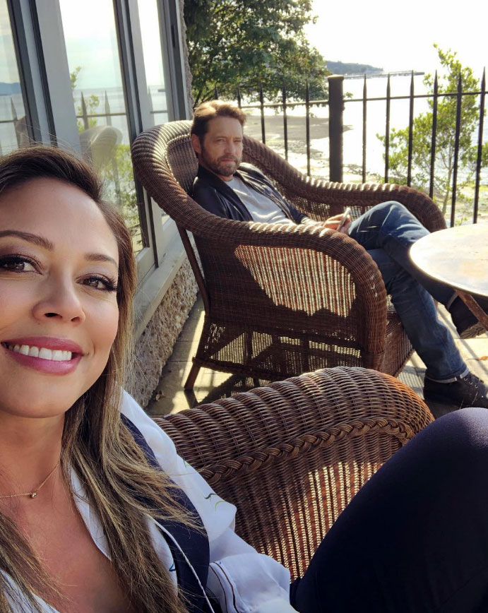 Vanessa Lachey and Jason Priestly BH90210