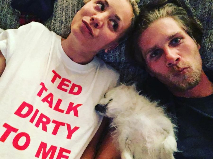 3-Kaley-Cuoco-and-Karl-Cook-dog