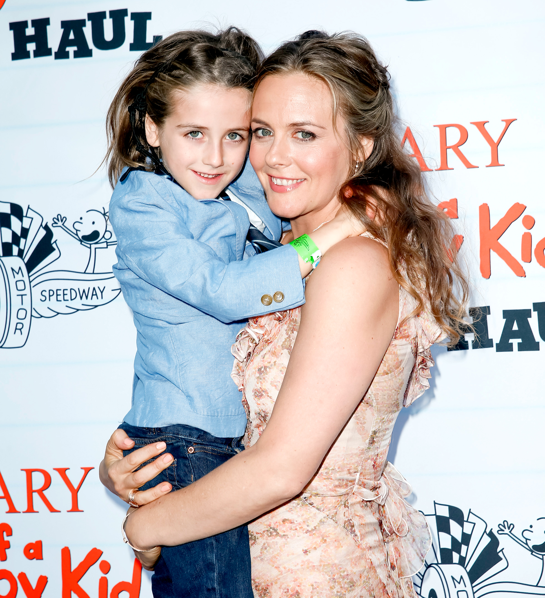 Alicia-Silverstone-Bear-Vegan