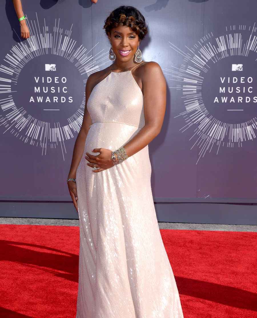 Kelly-Rowland-baby-bump-debut-VMAs