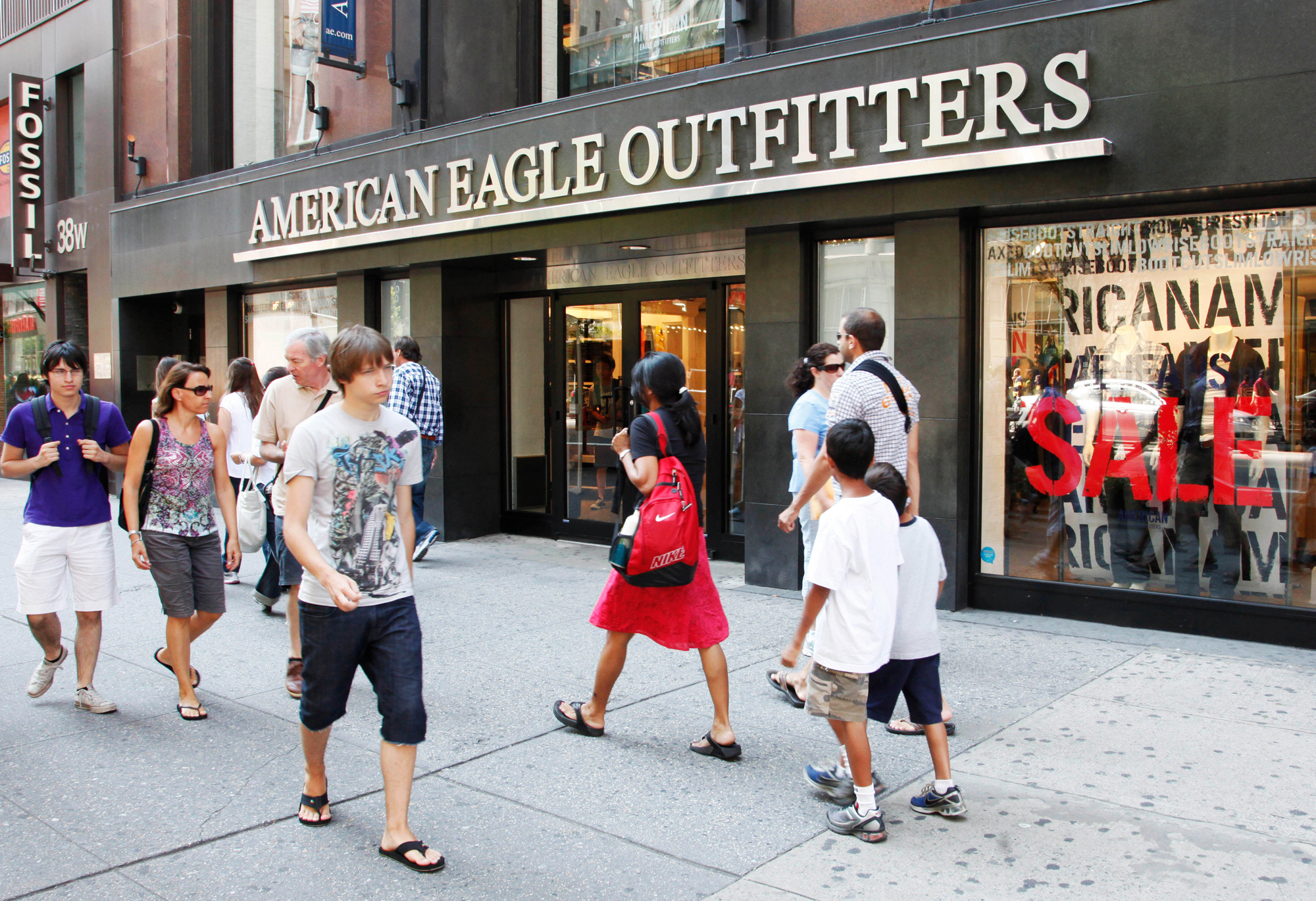 American-Eagle-beauty-line
