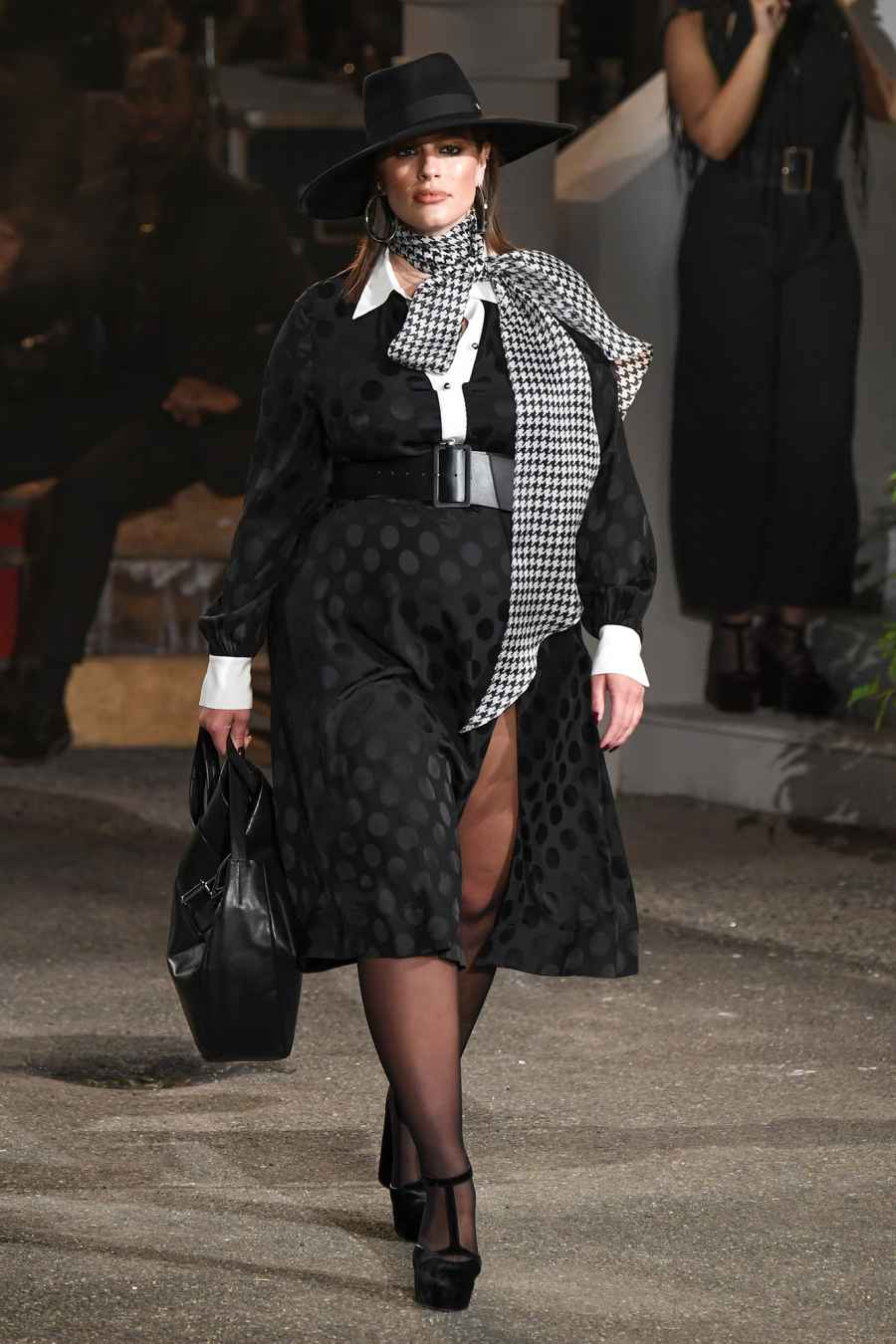 Ashley Graham Pregnancy Tommy Hilfiger Runway