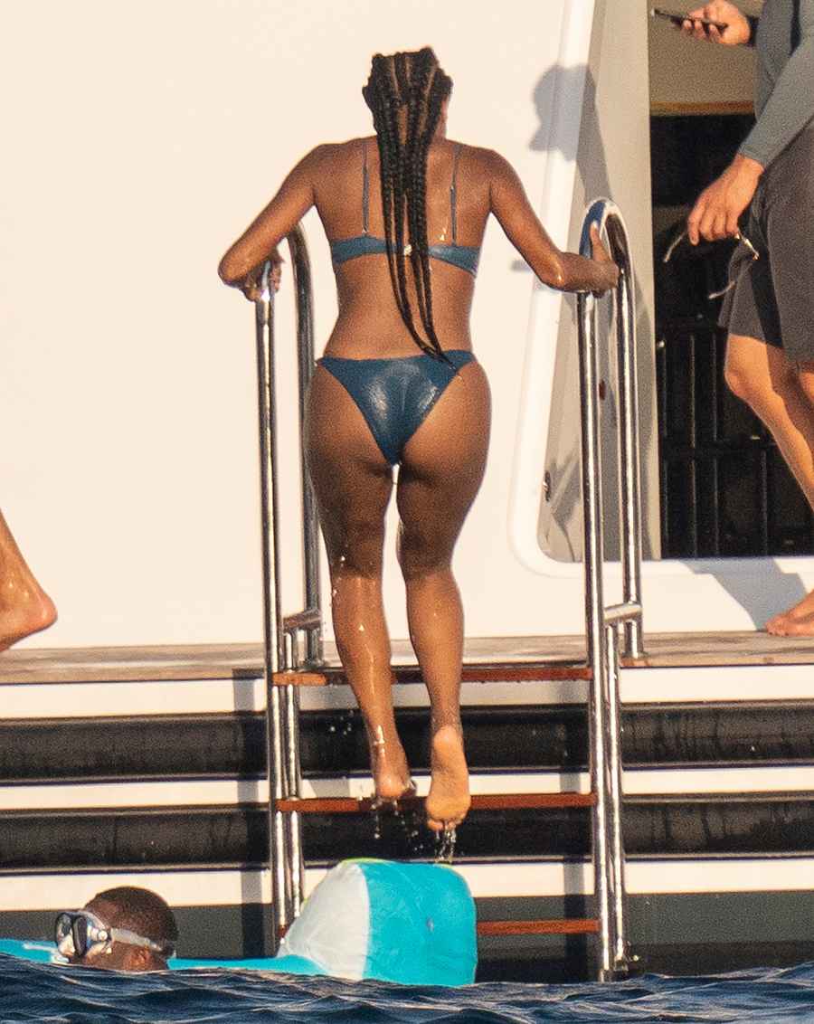 Gabrielle-Union-bikini-vacation-butt