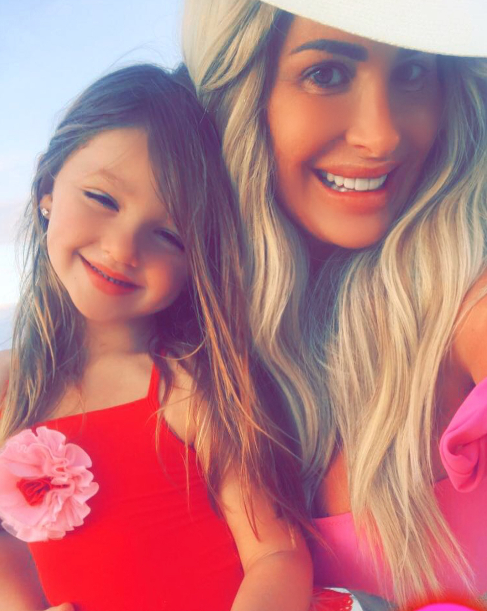 Kim-Zolciak-Defends-Letting-Daughter-Kaia-wear-makeup