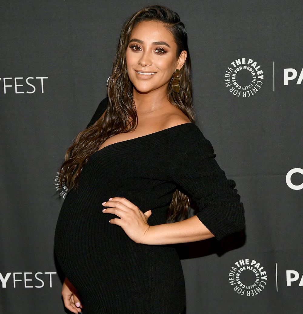 Shay-Mitchell-gives-birth