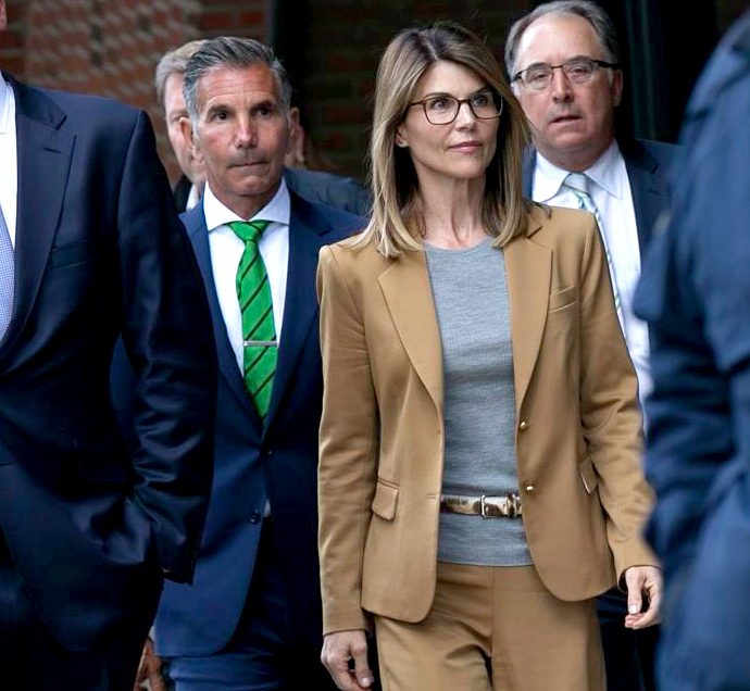 Lori-Loughlin-and-Husband-Mossimo-Giannulli-handling-scandal