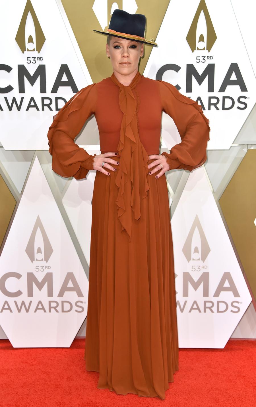 2019 CMA Awards - Pink