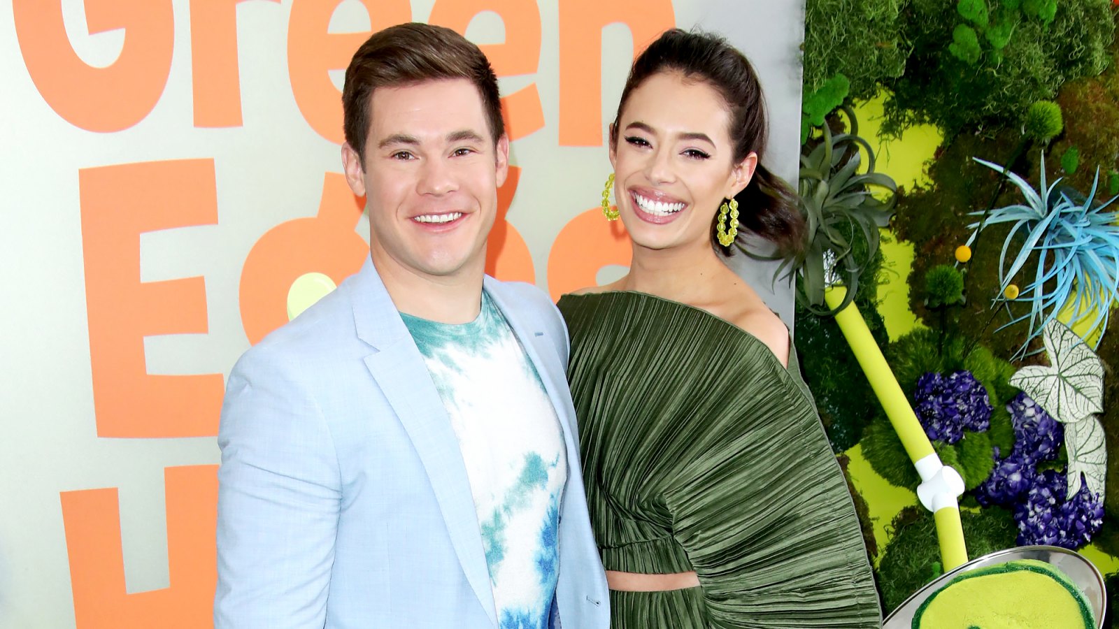 Adam-Devine-and-Chloe-Bridges-Proposal