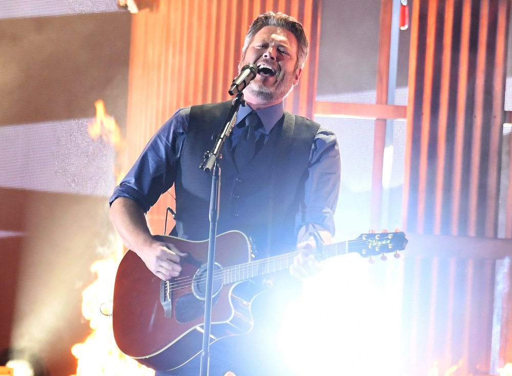 Blake Shelton performs at the CMA Awards 2019