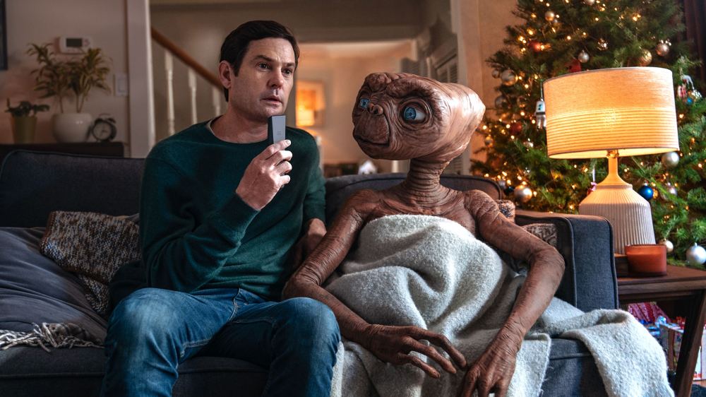 E.T. Reunites With Original Elliot Henry Thomas in Heartwarming Commercial