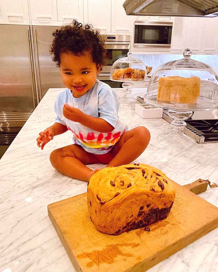 Khloe Kardashian Bakes With True Thompson