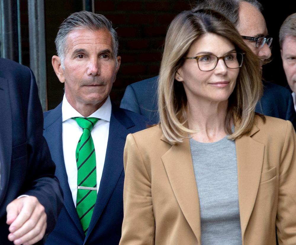 Lori-Loughlin-and-Mossimo-Giannulli-court