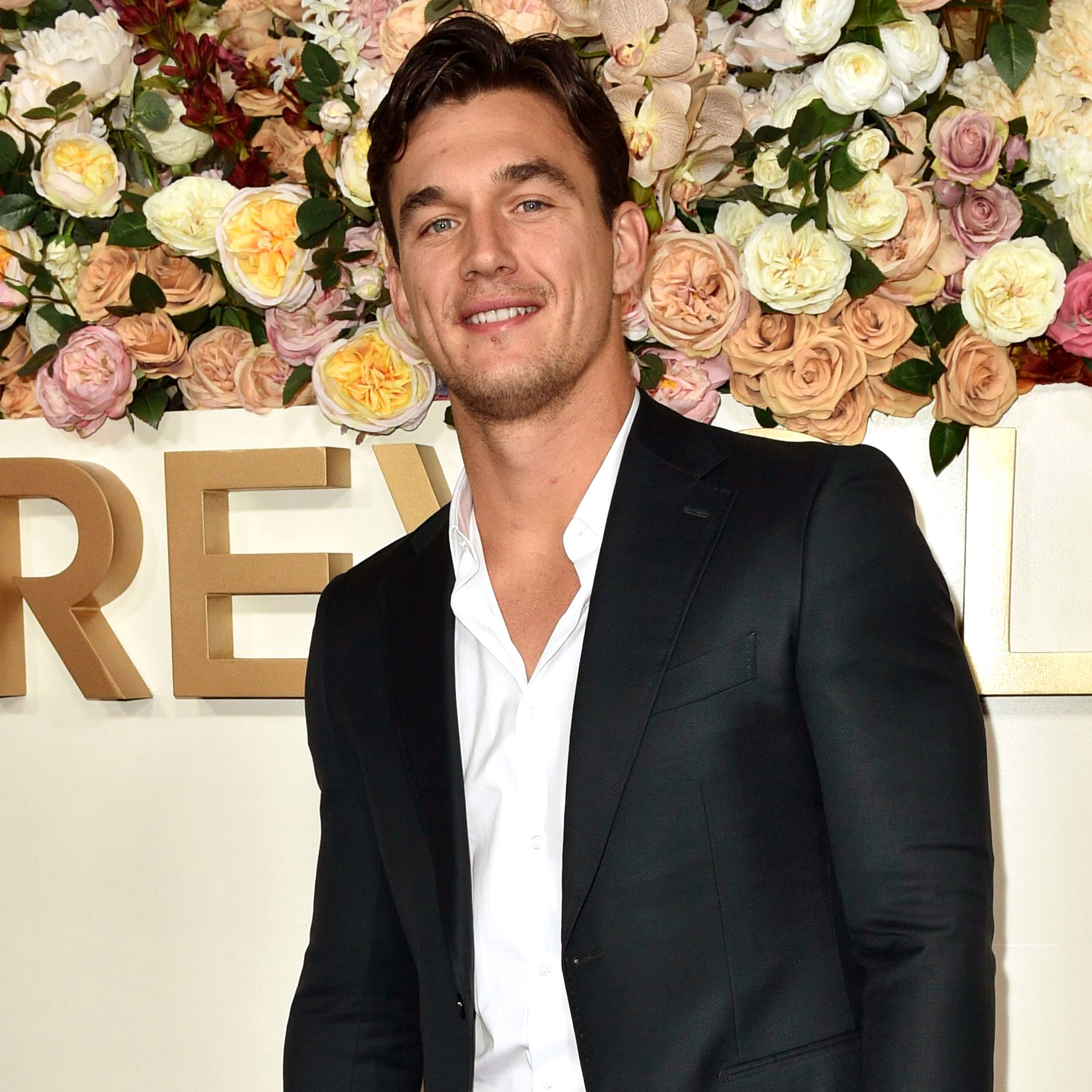 Tyler Cameron Spotted Getting Cozy With Mystery Blonde After Gigi Hadid Split