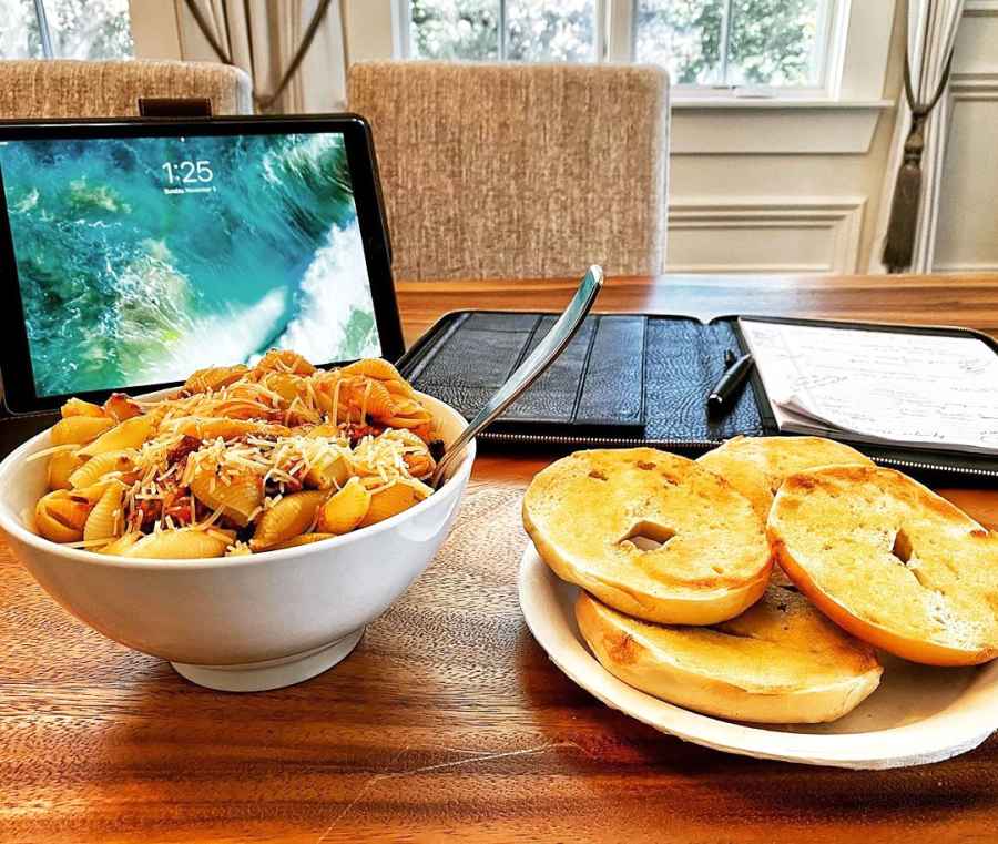 Pasta Bolognese Two Bagels The Rock Cheat Meals