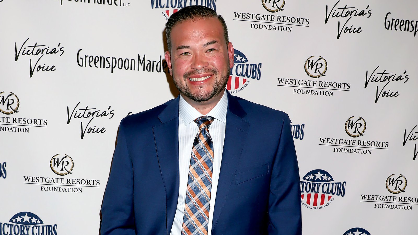 Jon Gosselin and Son Collin Gosselin Pick Out Christmas Tree 2