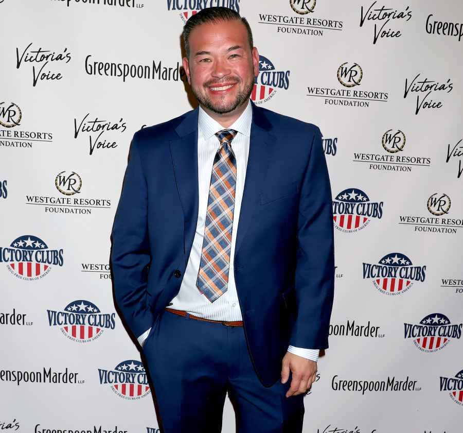 Jon Gosselin and Son Collin Gosselin Pick Out Christmas Tree 2