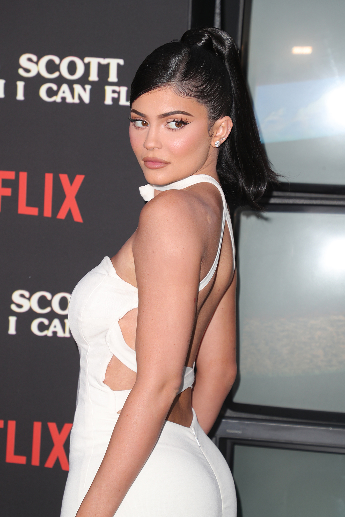 Kylie Jenner Went All Out With Holiday Decor