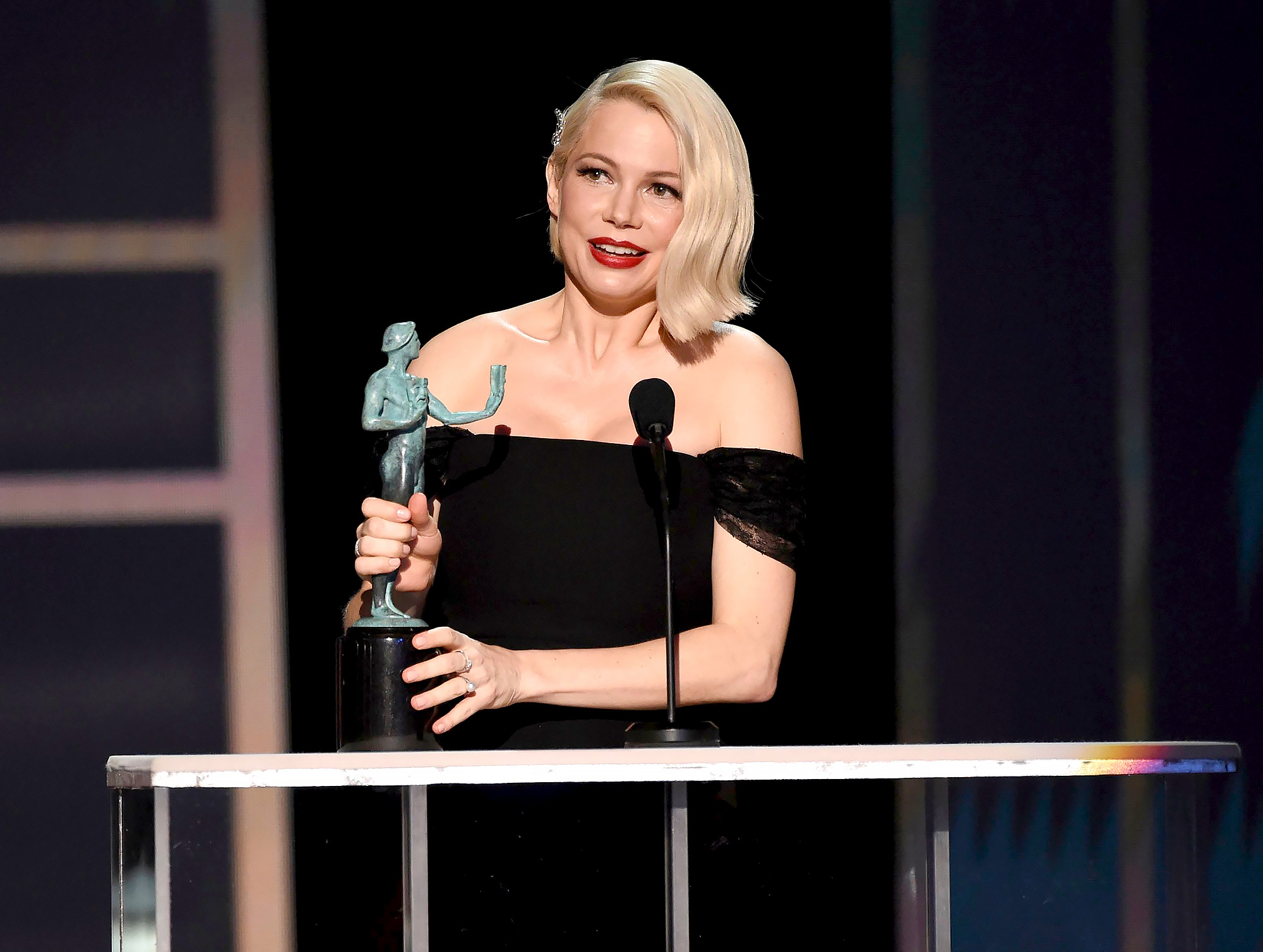 Pregnant Michelle Williams Thanks Fiance After Big SAGs Win