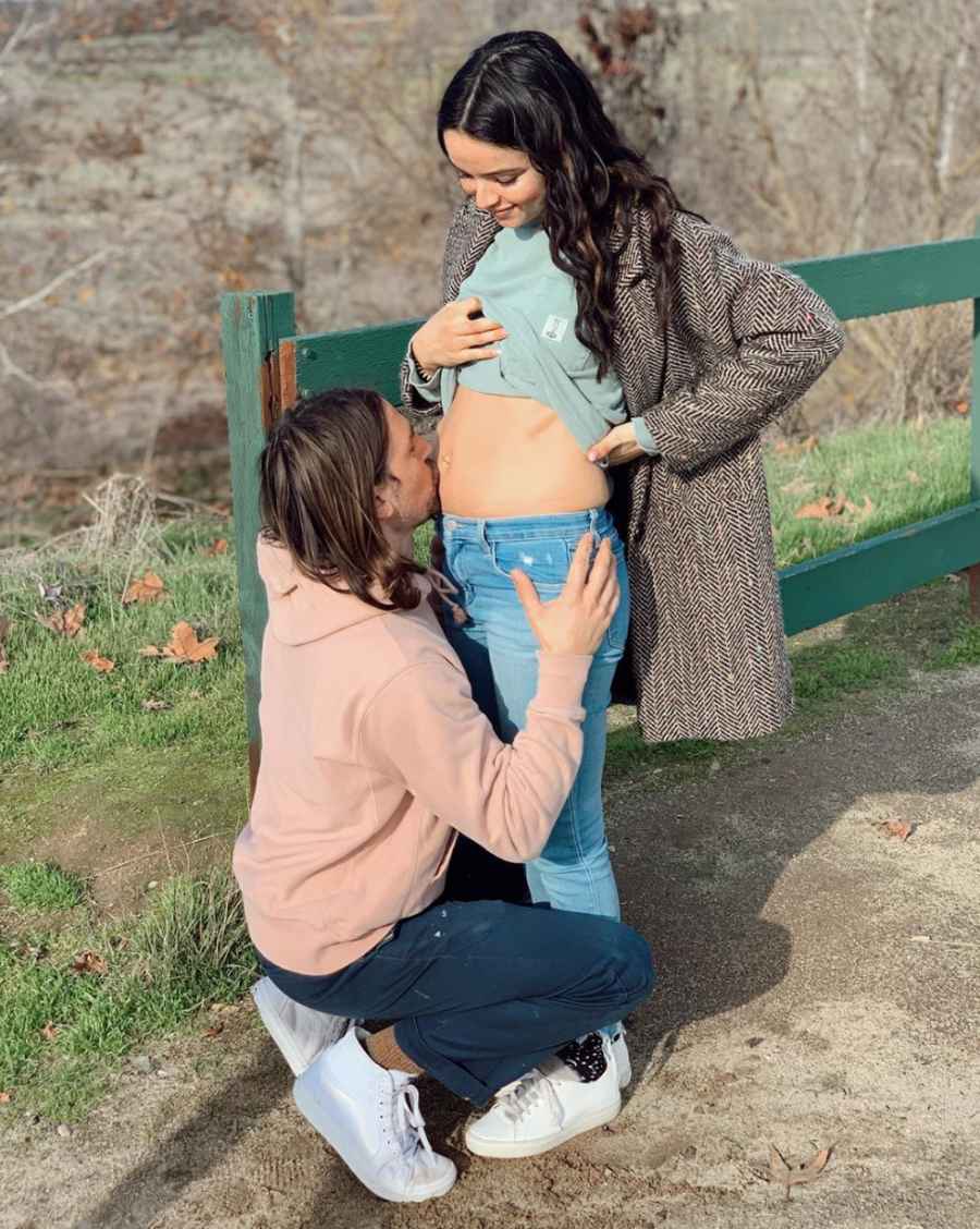 Bekah-Martinez-baby-bump