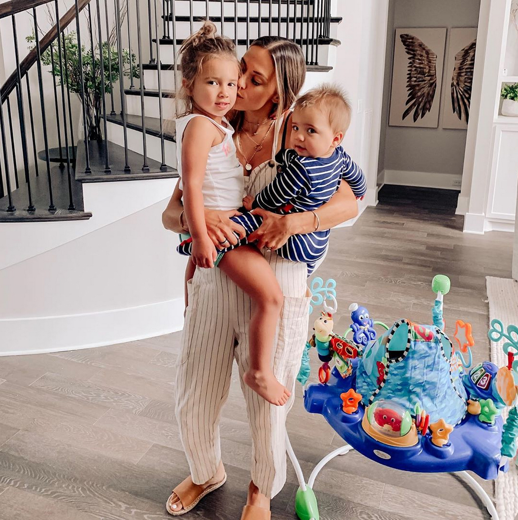 Jana-Kramer-Slams-Mommy-Shamers