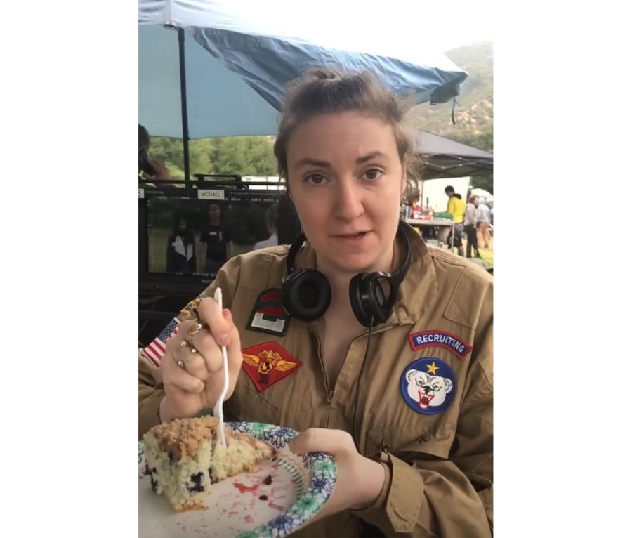 Lena-Dunham-snacking-onset