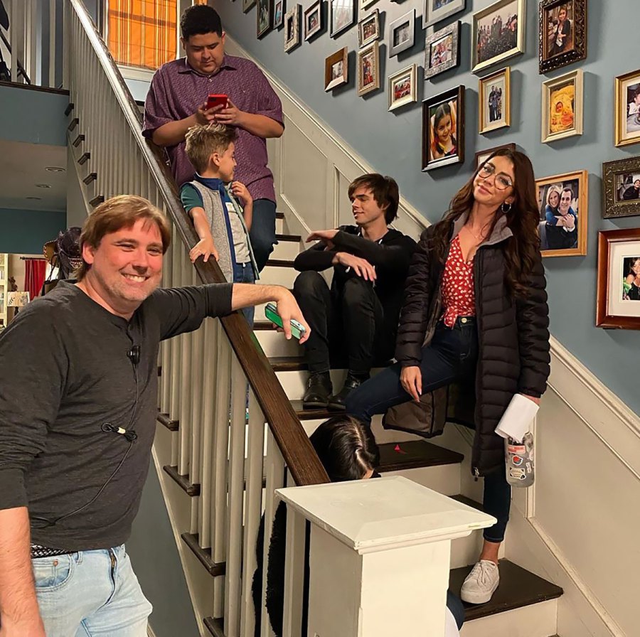 'Modern Family' Cast Bids Farewell to Sitcom on Final Day of Filming