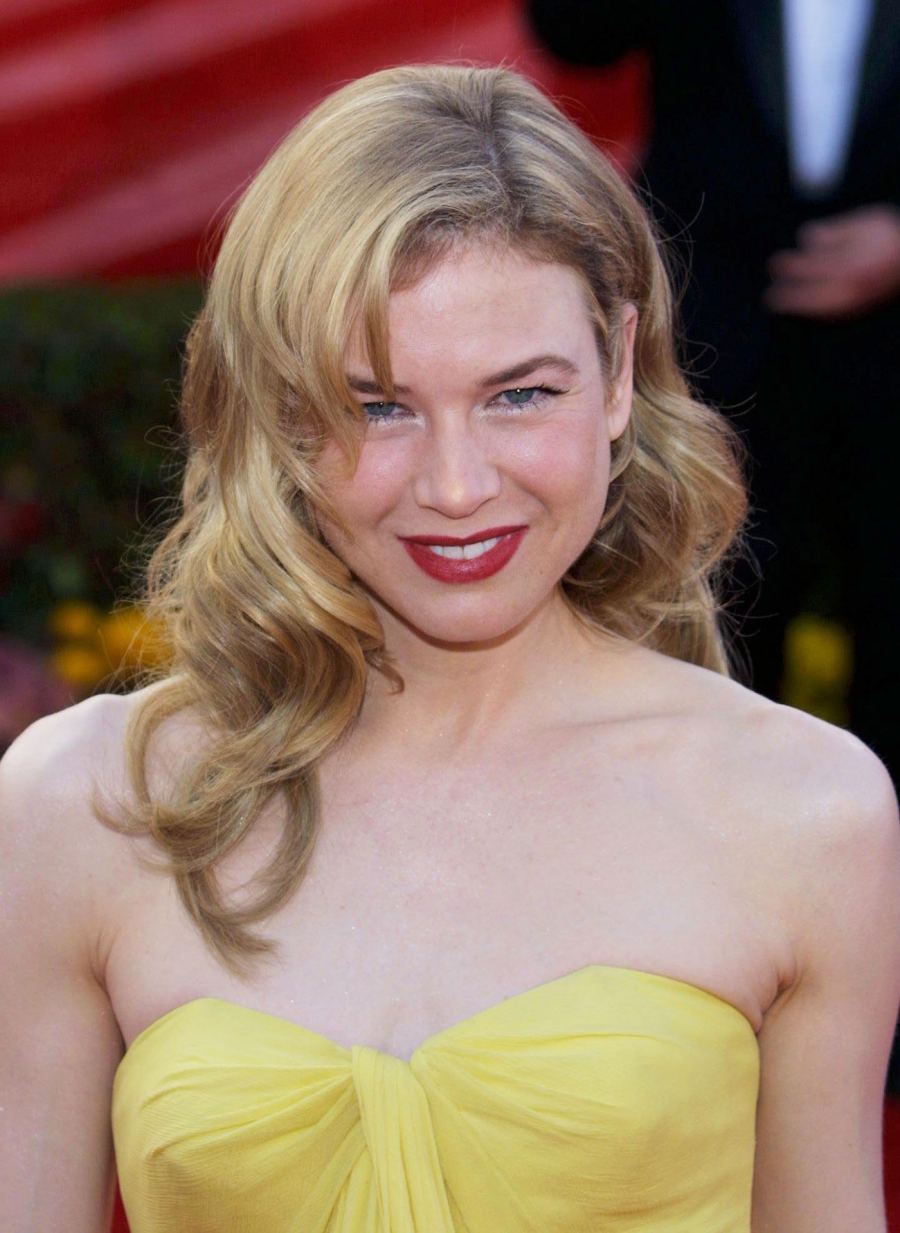 Renee Zellweger's Beauty Evolution - 2001