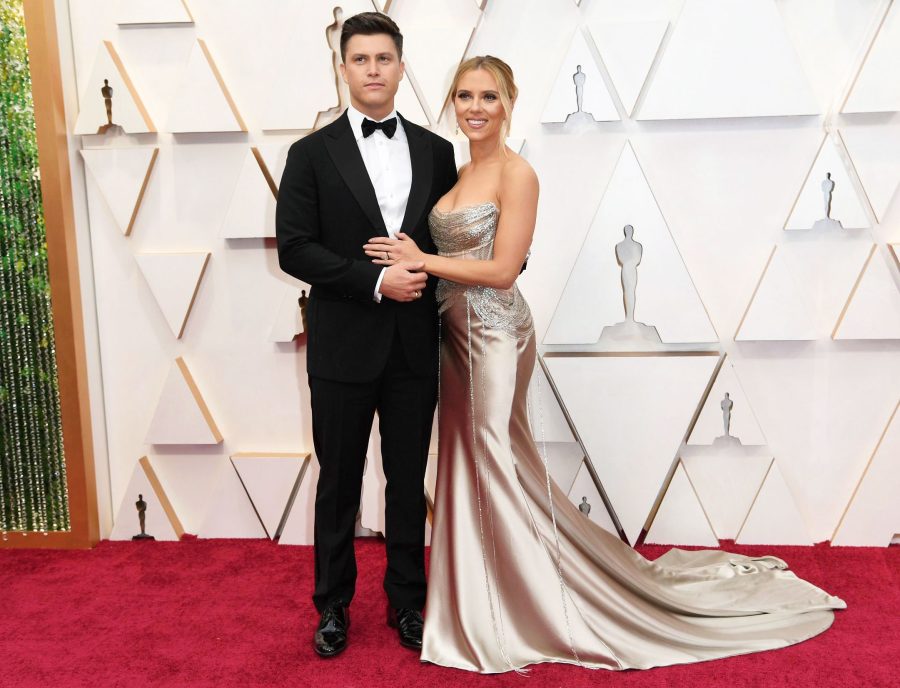 Scarlett Johansson and Colin Jost Sizzle on Oscars 2020 Red Carpet