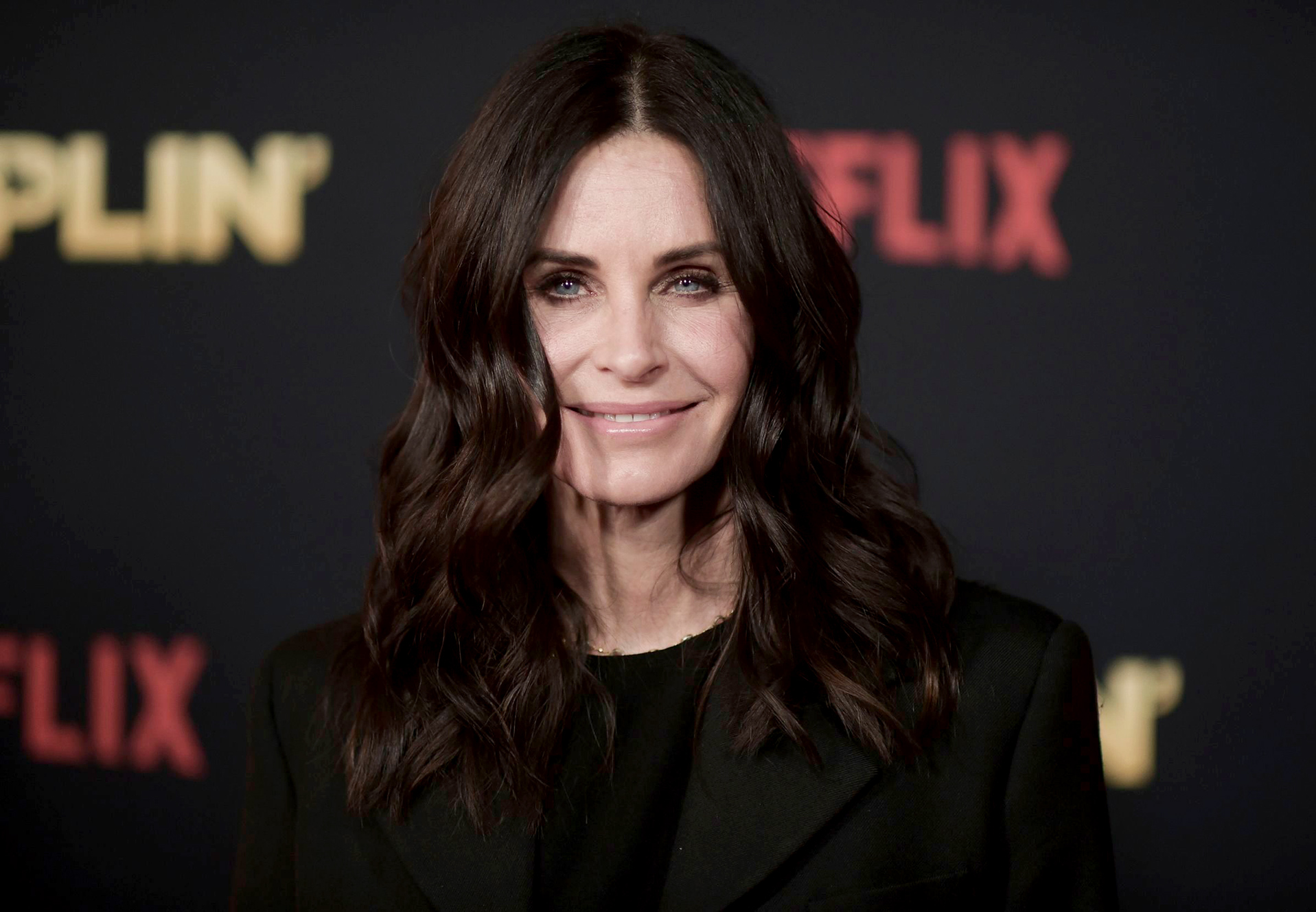Courteney Cox Is Binge-Watching Friends