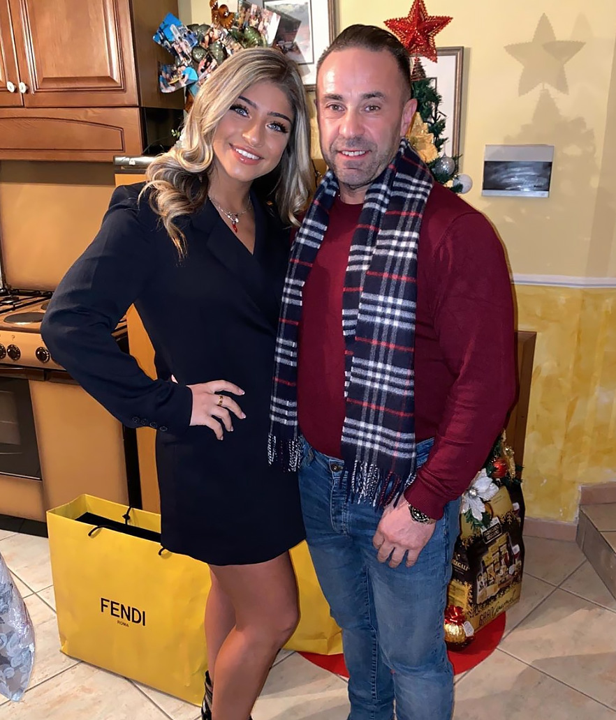 Joe Giudice Gets a Tattoo for His Daughter