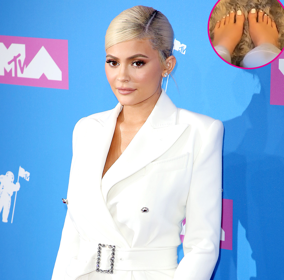 Kylie-Jenner-feet-p