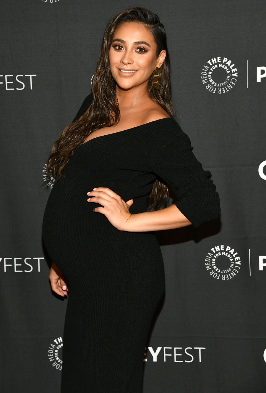 Shay Mitchell Pregnant Celebrities Celebrate Baby Showers