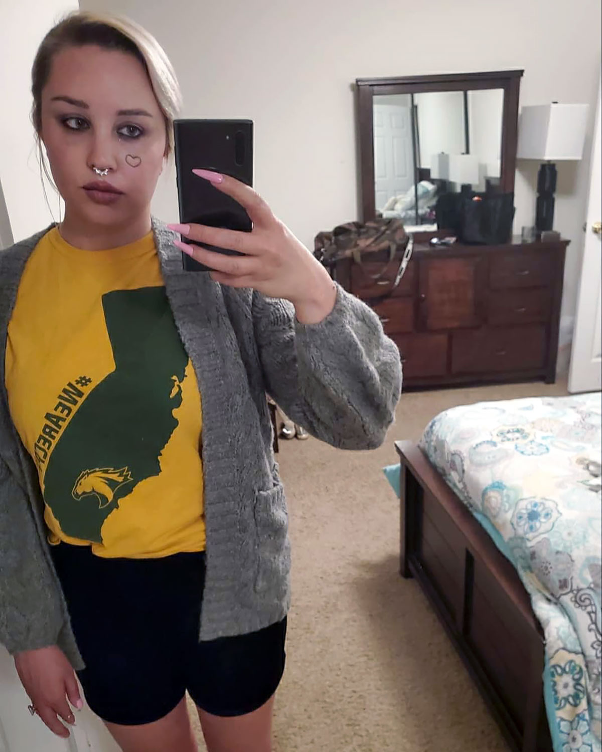 Amanda Bynes Is ‘Not Living in a Sober Living Facility’