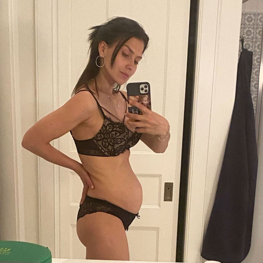 Bare Bump Hilaria Baldwin Shows Baby Bump Ahead of 5th Child