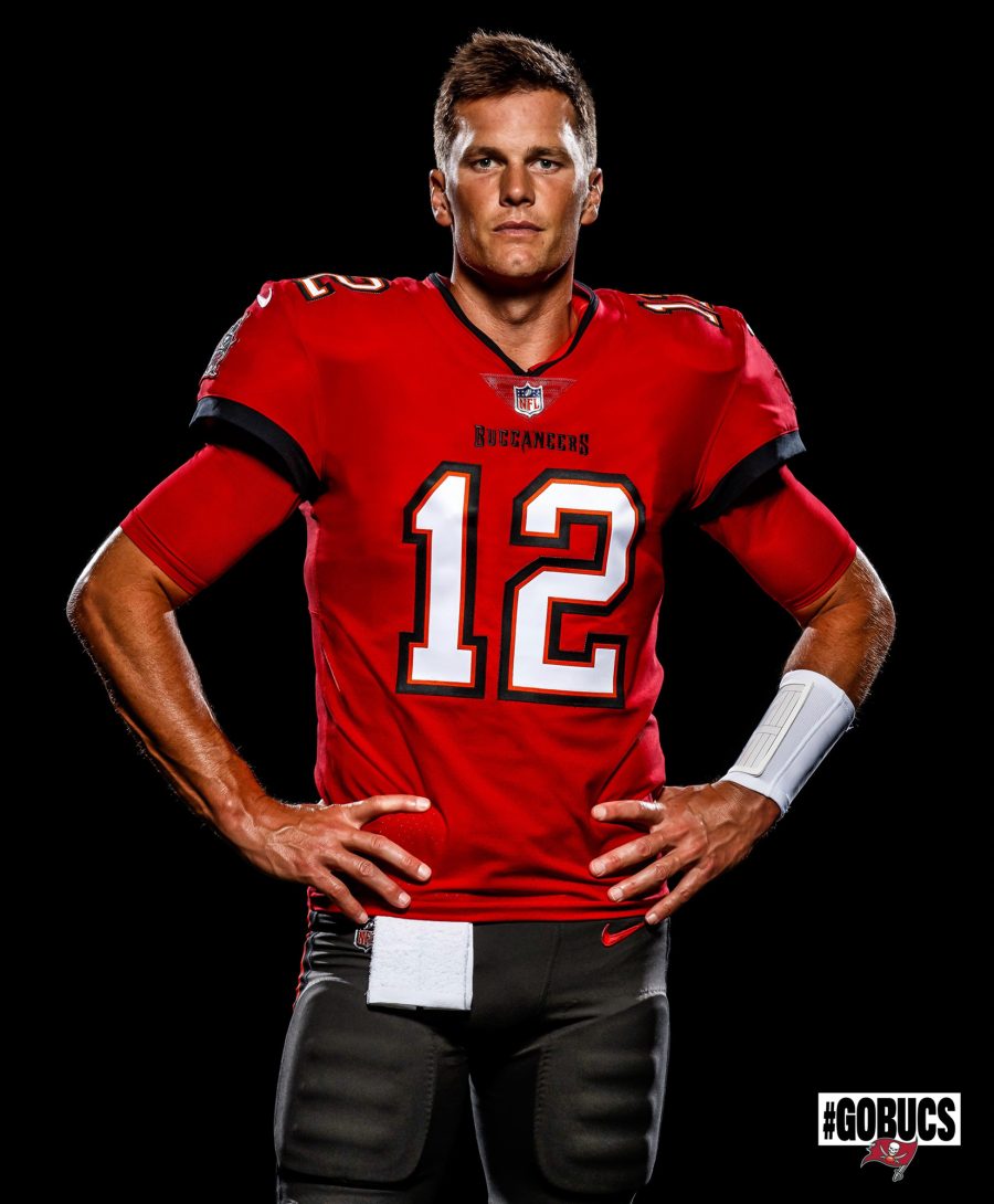 Gisele Bundchen Comments on First Pic of Tom Brady in Tampa Buccaneers Uniform