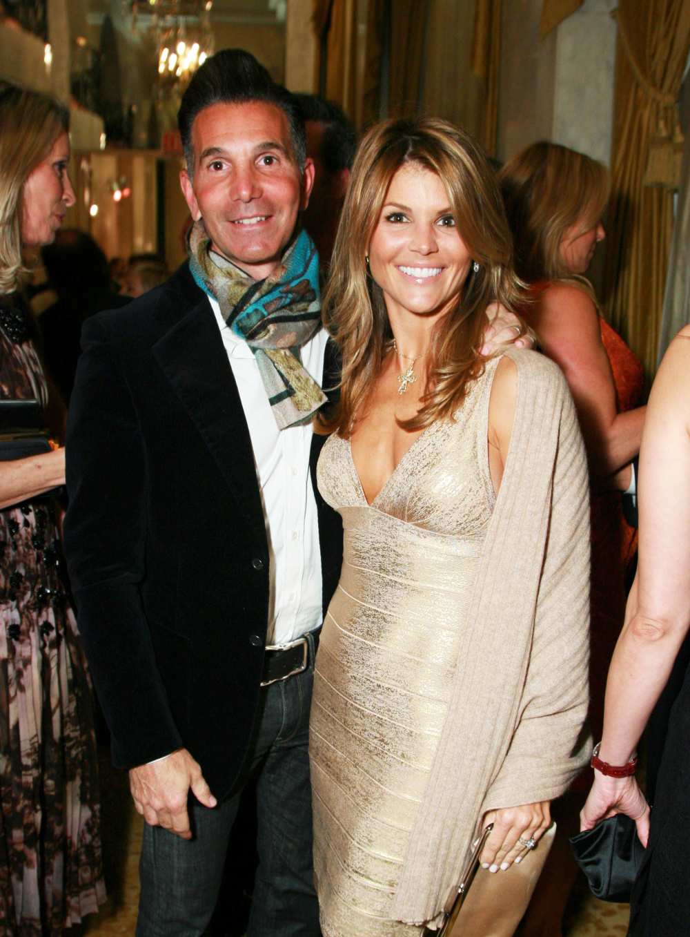 Lori Loughlin and Mossimo Giannulli Sell $18 Million Bel-Air Mansion Amid College Admissions Case