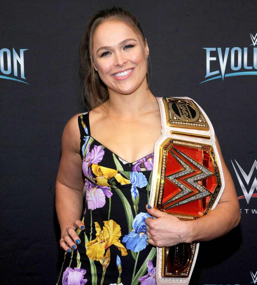 Ronda Rousey bartend