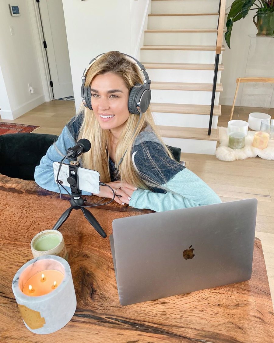 She Hosts Her Own Podcast Who Is Ryan Seacrest Ex Girlfriend Shayna Taylor 5 Things